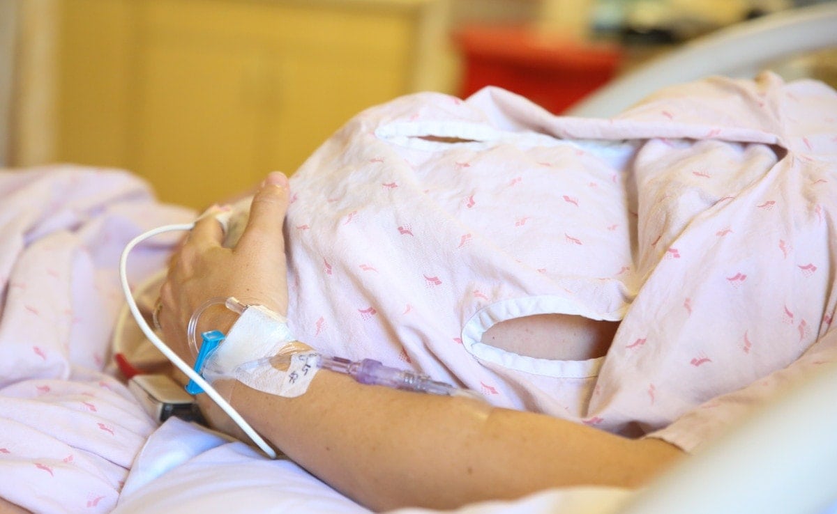 pregnant woman in hospital