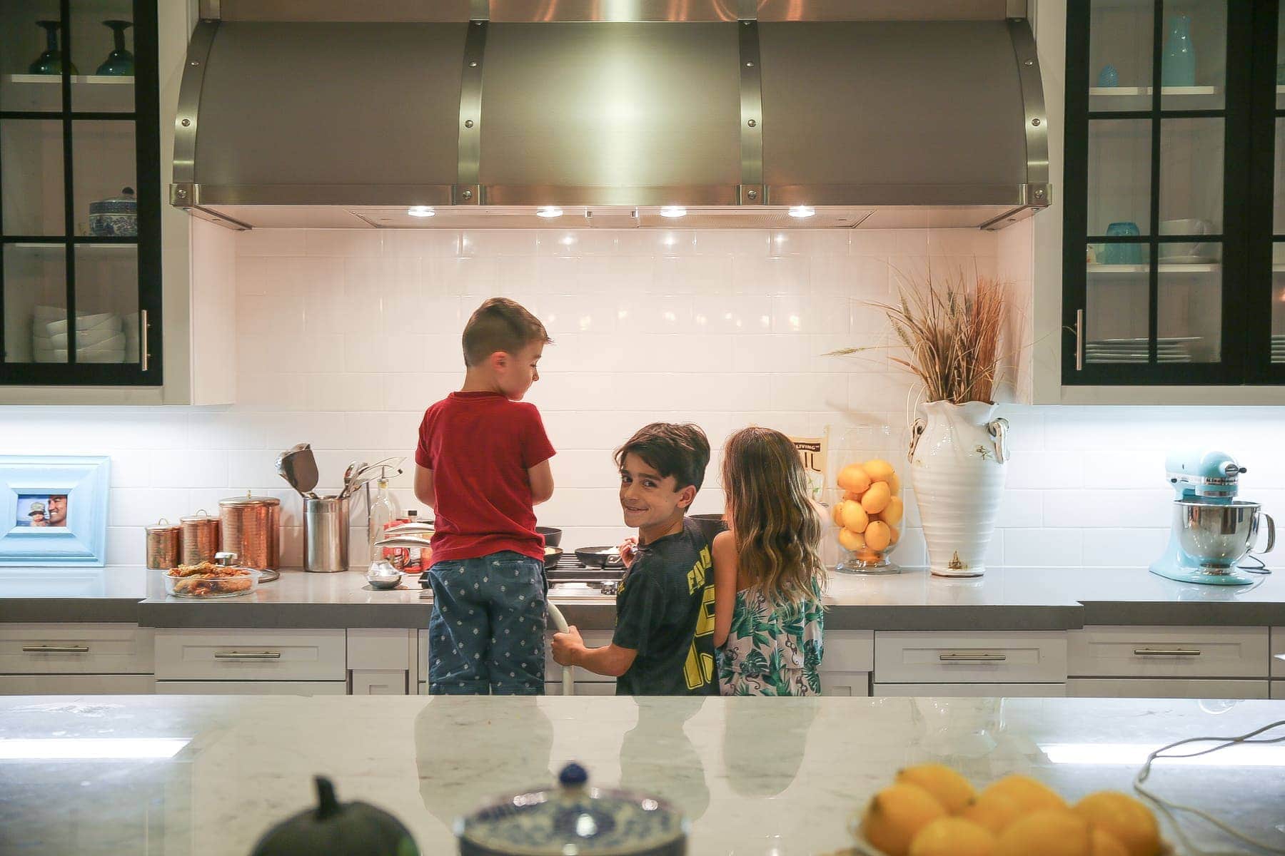 kids cooking dinner