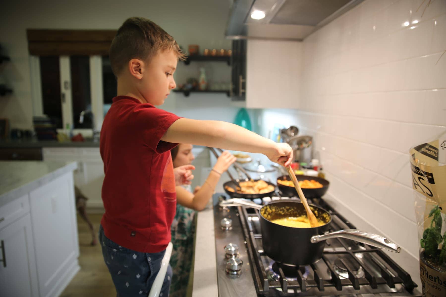 kids cooking dinner