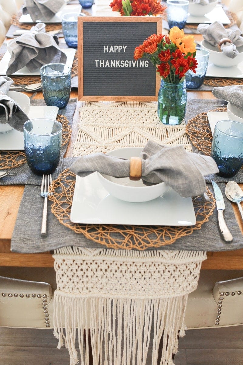 thanksgiving dinner table