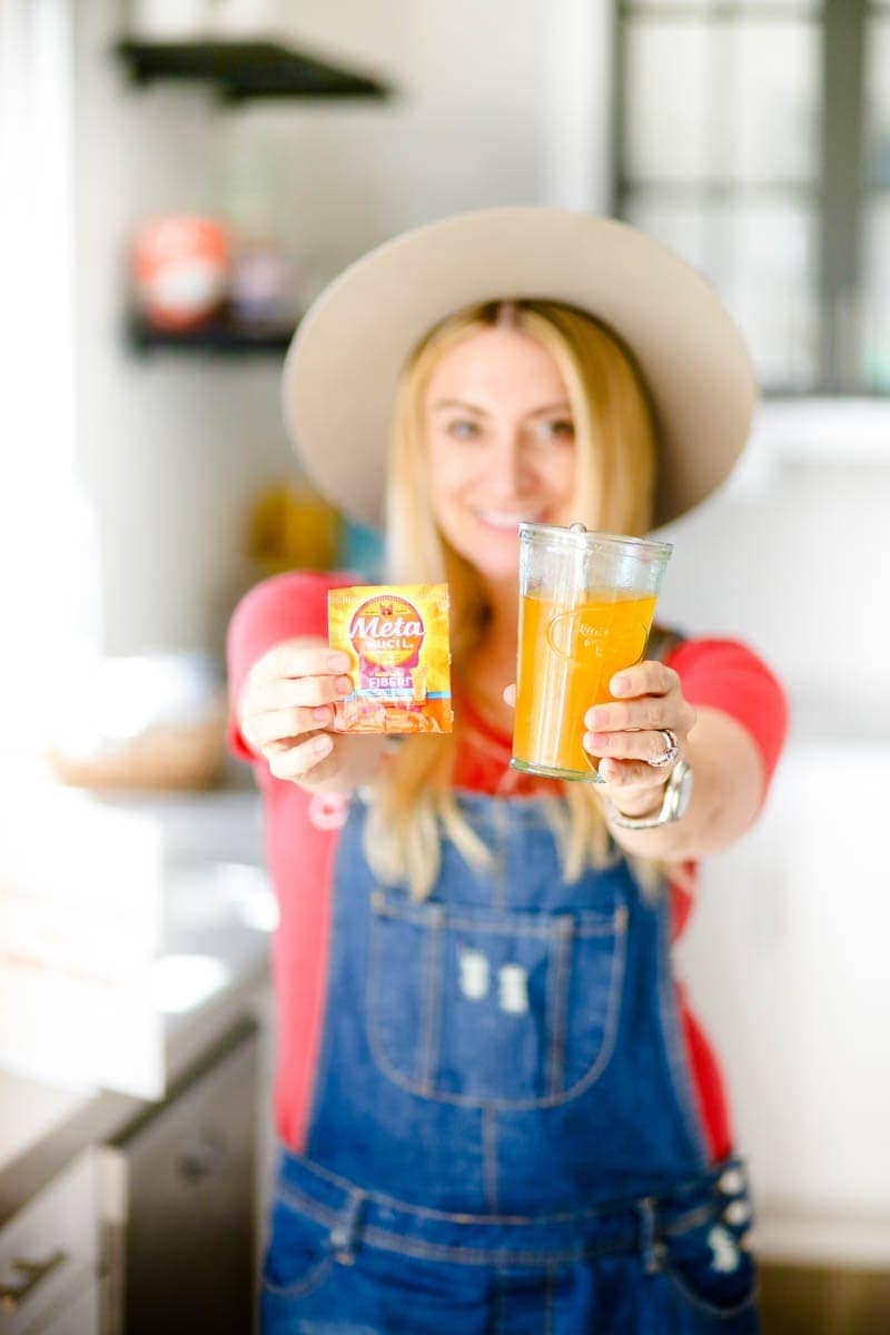 I've experienced firsthand the benefits that daily use of psyllium super fiber – the main ingredient in Metamucil – can have on my day-to-day. In two weeks I started to feel lighter* as the Metamucil traps and removes the waste that I didn't even realize was weighing me down. #metamucilchallenge #benefitsoffiber #fiberonthego #fiberdrinks #fibersupplements #fiberweightloss #fiber #fiberbreakfast #citygirlgonemom