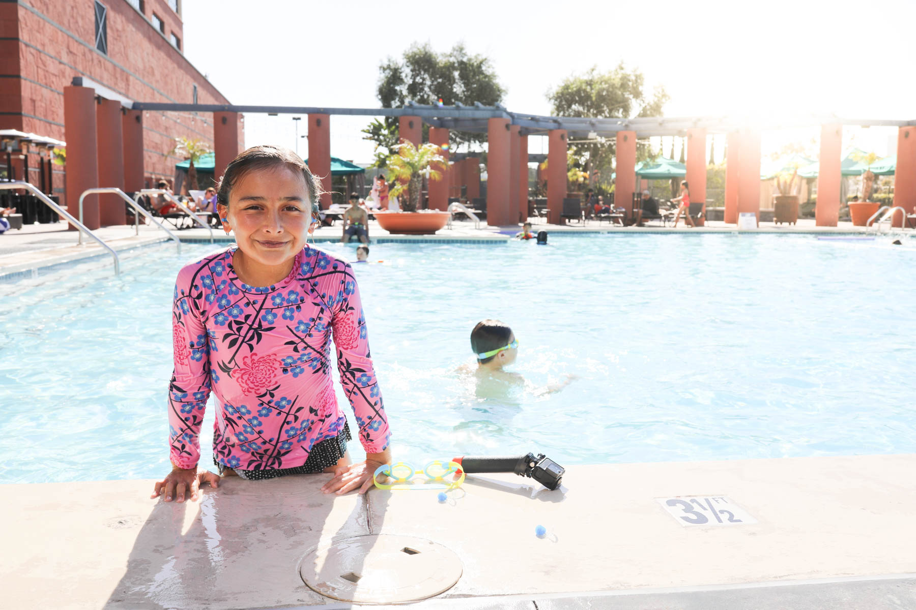 kids in the pool #citygirlgonemom #hyattregency #lajollasandiego #lajolla