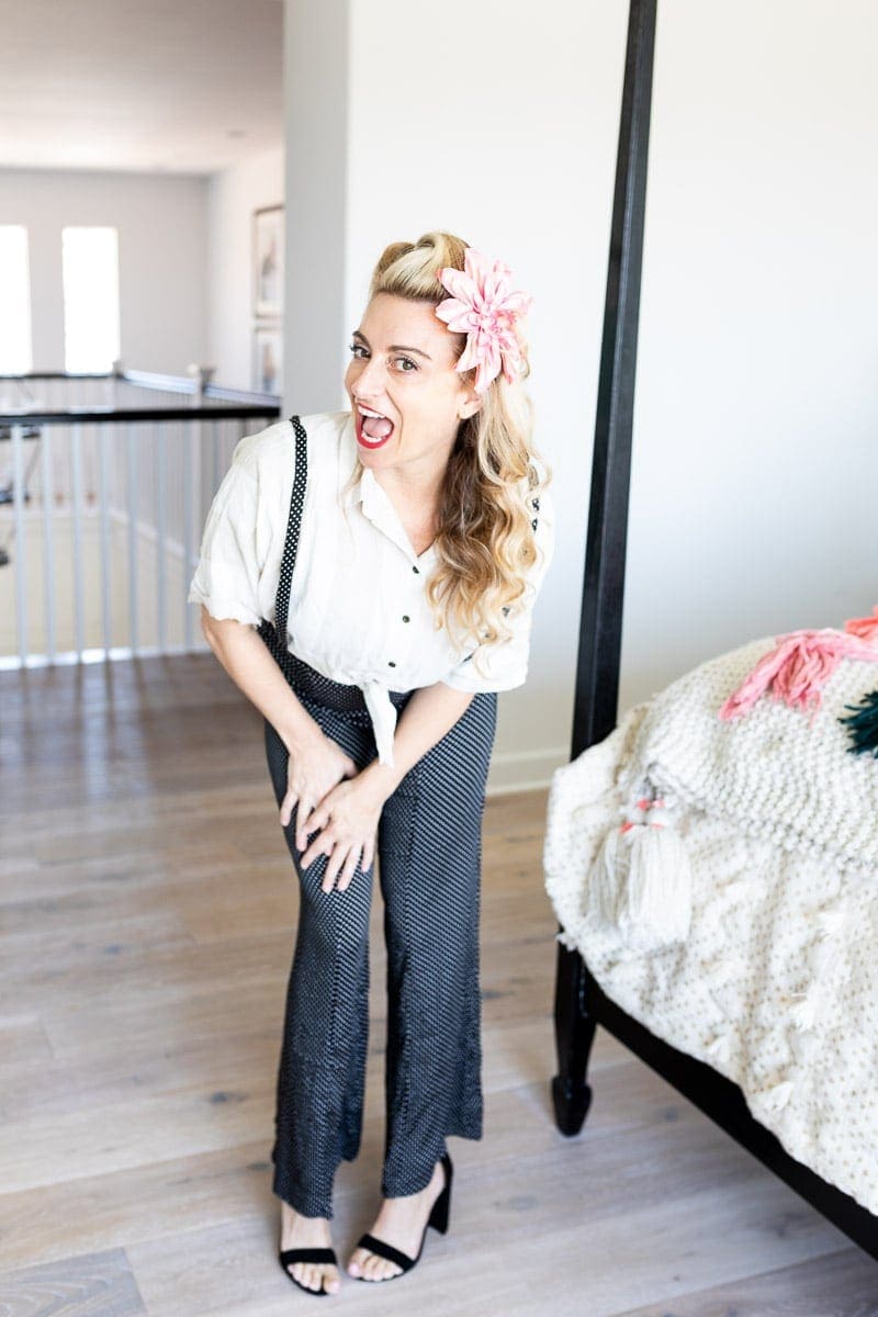 Pin Up Hair Styles Are On The Rise! And What Better Way To Learn How To Rock Vintage Hair Than With A Former Pi-Up Model herself. Check out This Fun Easy Style That You Too Can Do! #vintagehair #pinuphair #pinuptutorial #vintagewaves #hairstyles #citygirlgonemom