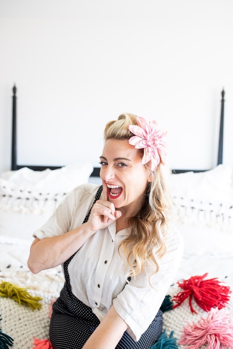 Pin Up Hair Styles Are On The Rise! And What Better Way To Learn How To Rock Vintage Hair Than With A Former Pi-Up Model herself. Check out This Fun Easy Style That You Too Can Do! #vintagehair #pinuphair #pinuptutorial #vintagewaves #hairstyles #citygirlgonemom