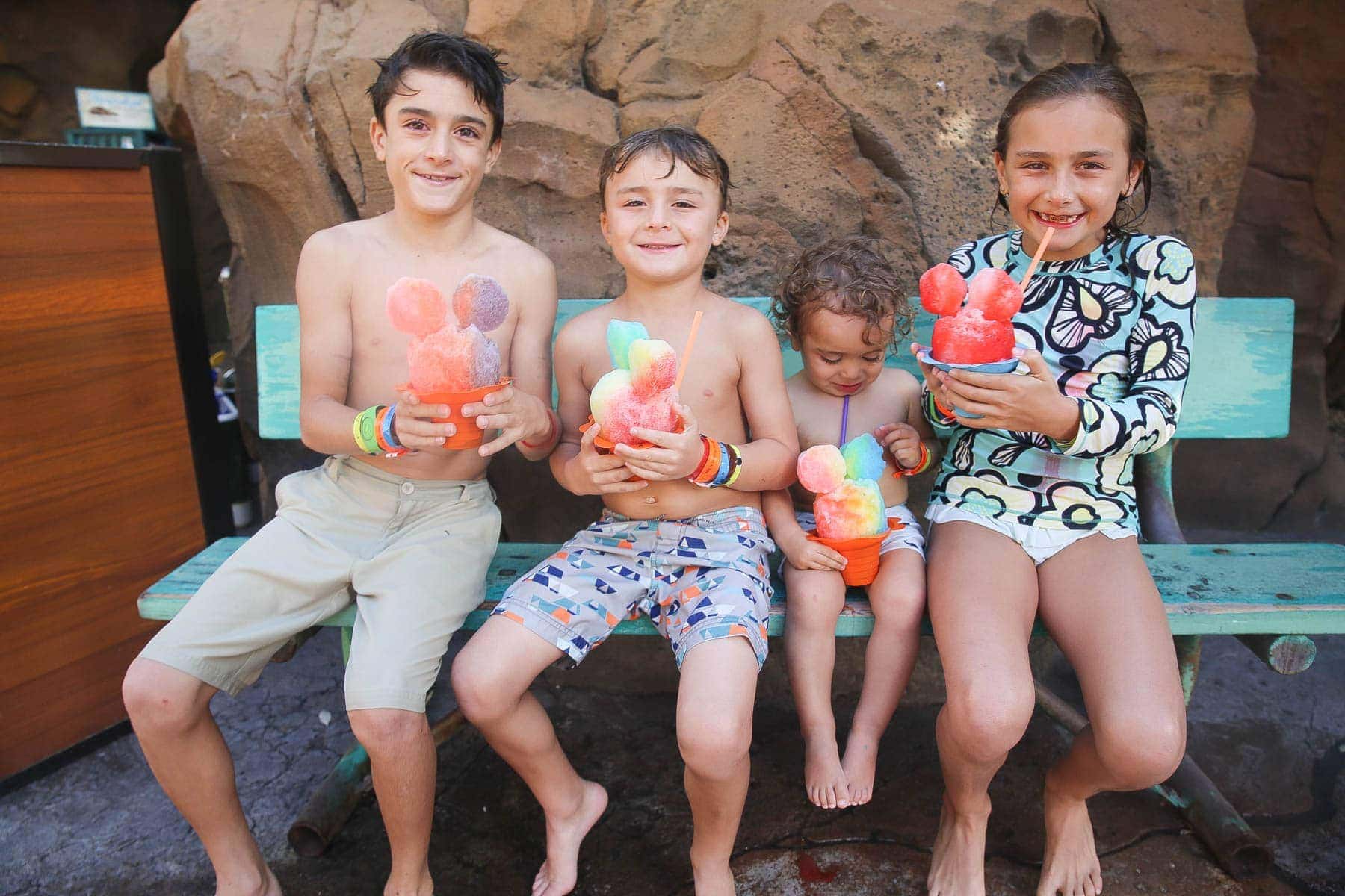 kids eating snowcones