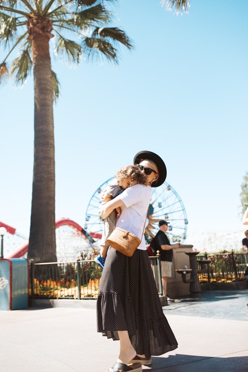 mom and child disneyland