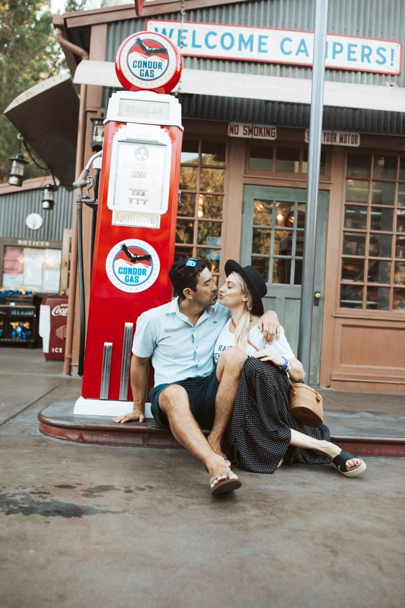 disneyland couple kissing