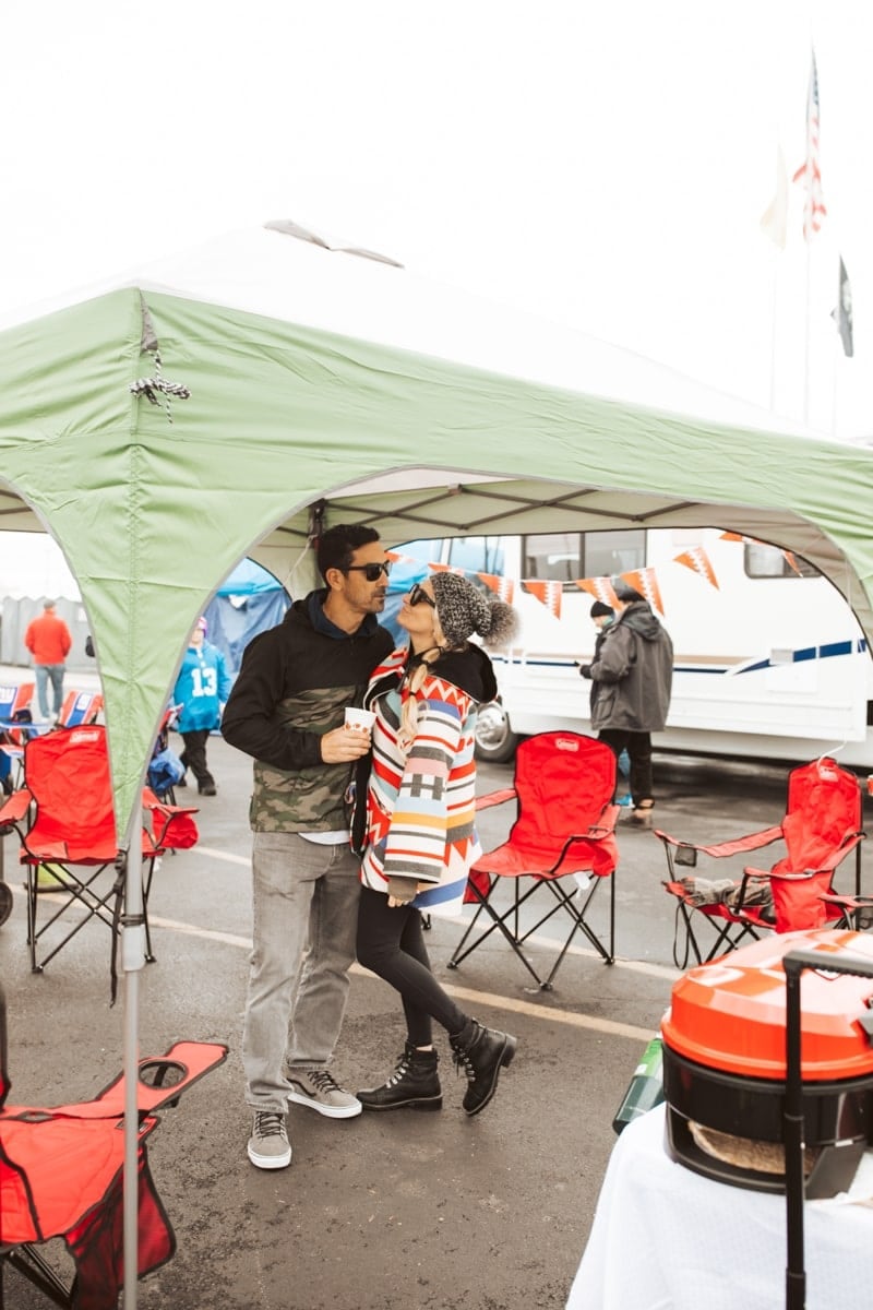 couple at tailgating party 