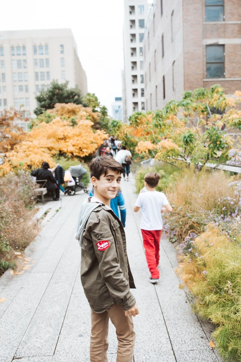 Kids Walking On The High Line