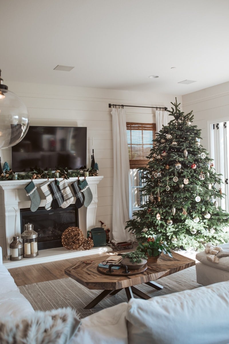 christmas living room