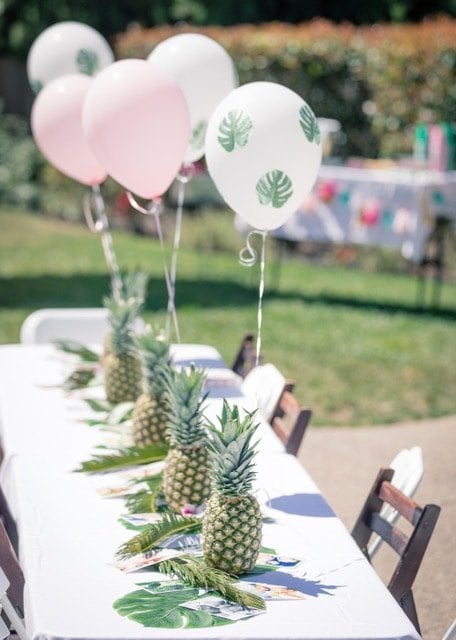 birthday pineapple table