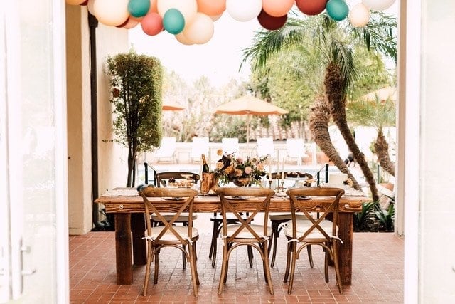 table scape with balloons