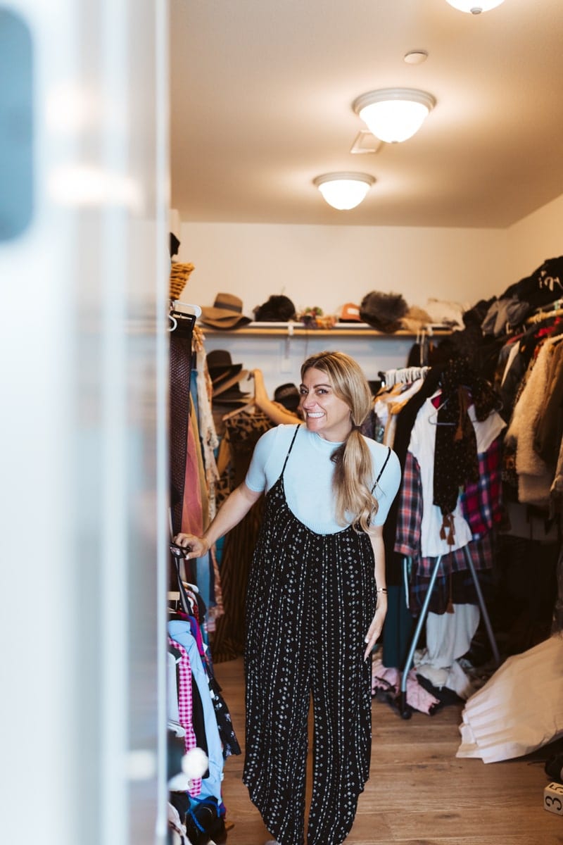 9 Steps to Organizing Your Closet During Quarantine - City Girl Gone Mom