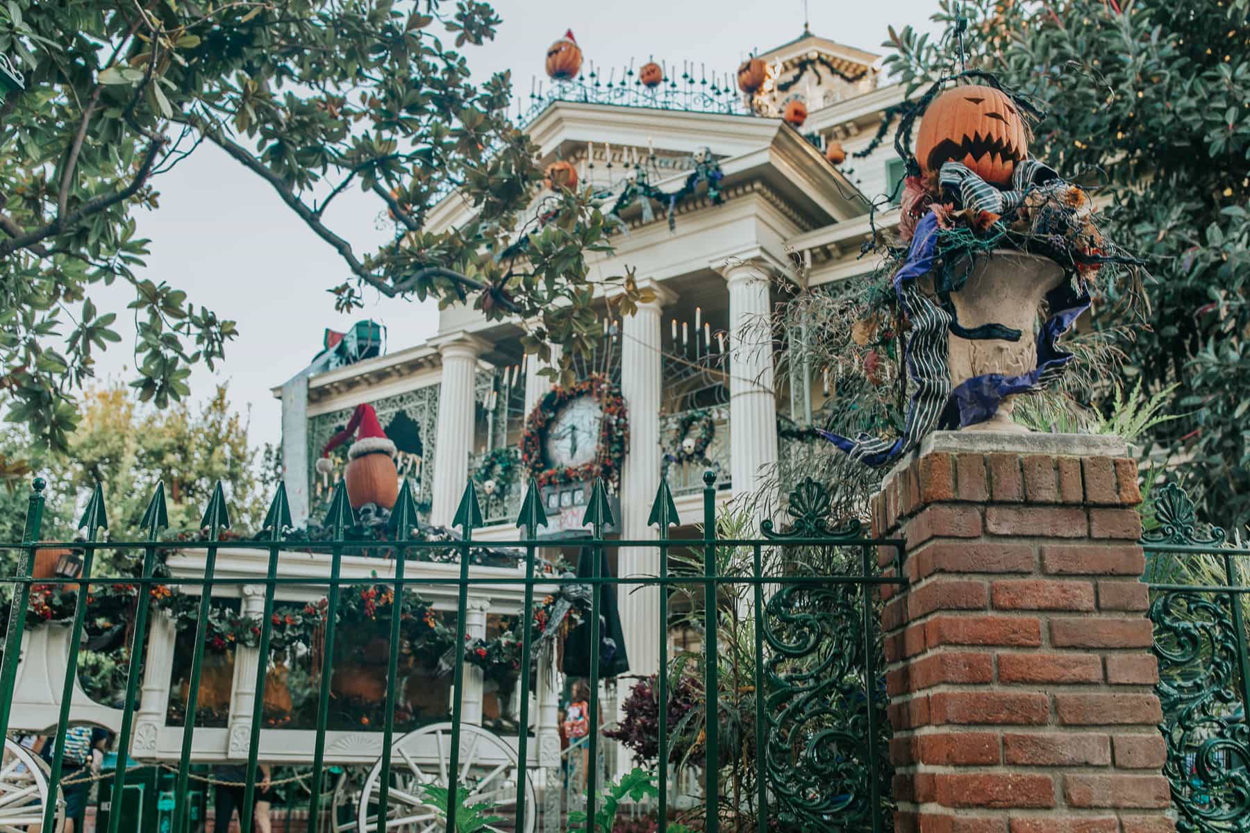 haunted mansion disneyland