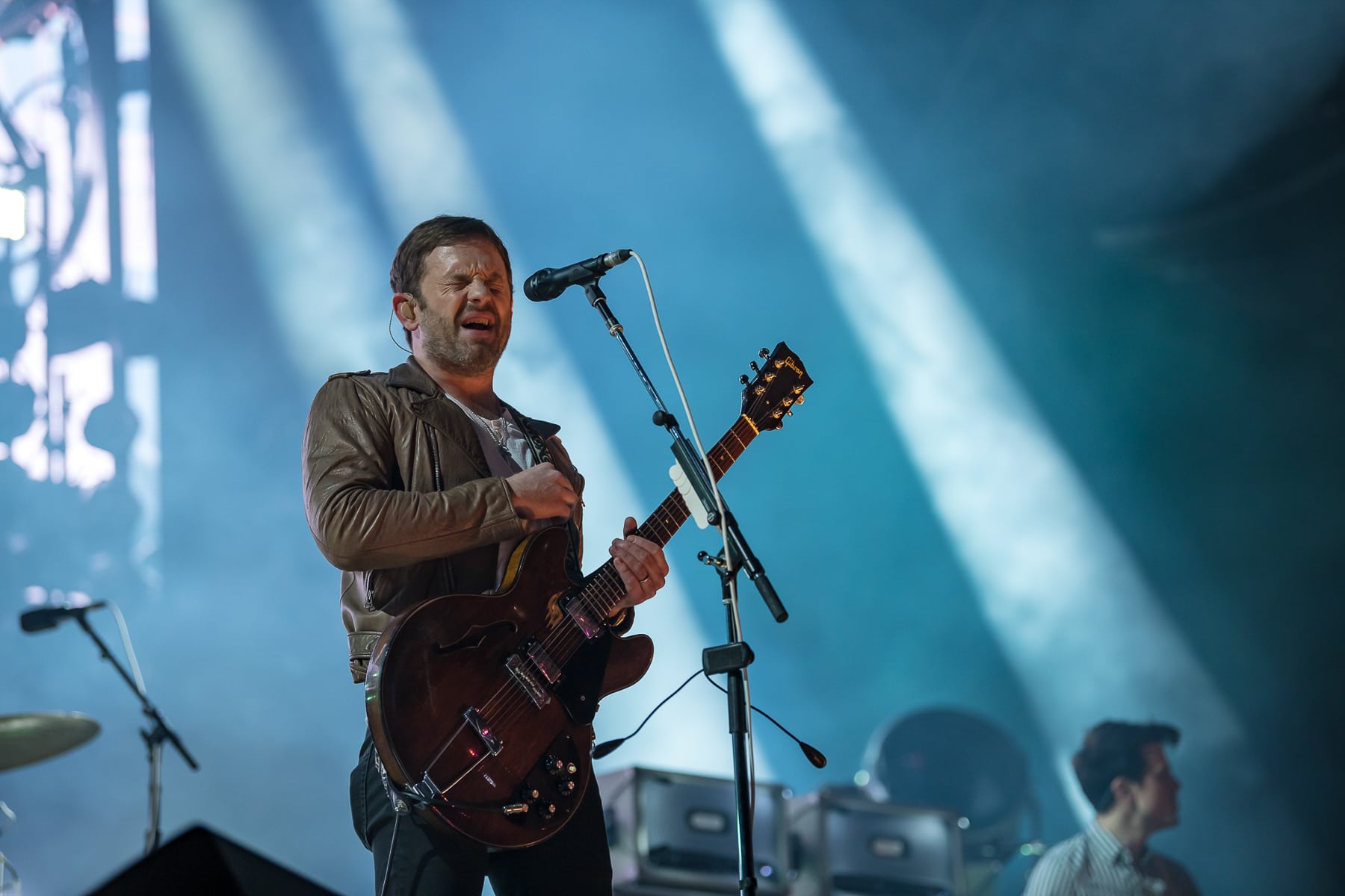 kings of leon band onstage