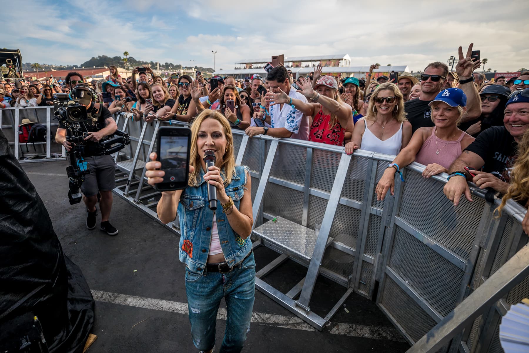 sheryl crown selfie