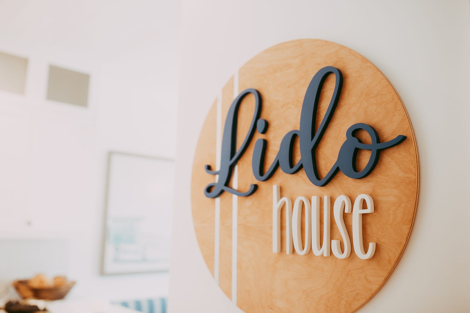 lido house hotel sign