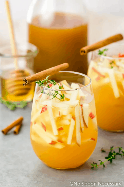 fall cocktail with apples
