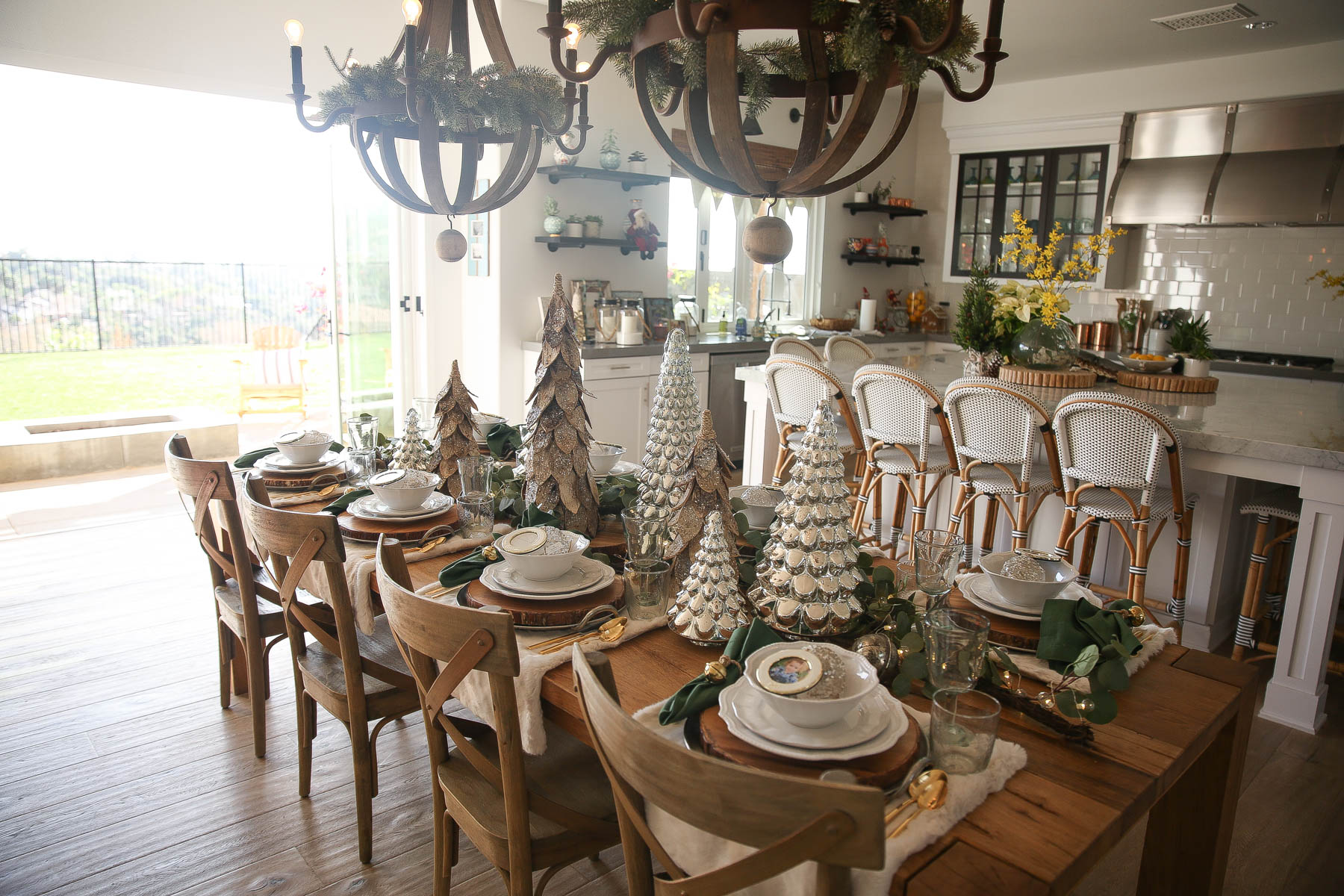 holiday farmhouse table