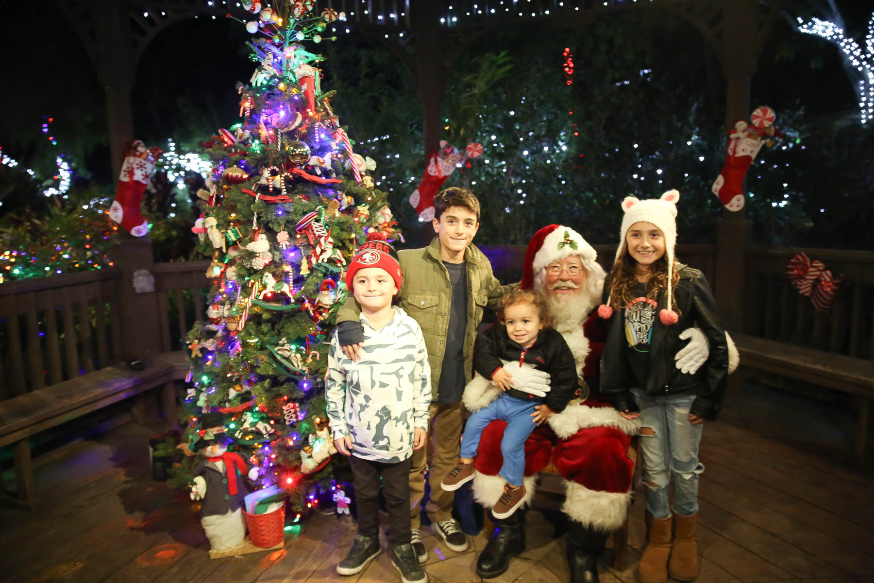 kids with santa claus