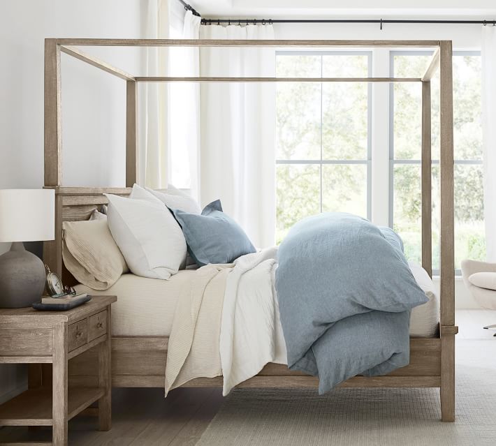 canopy bed