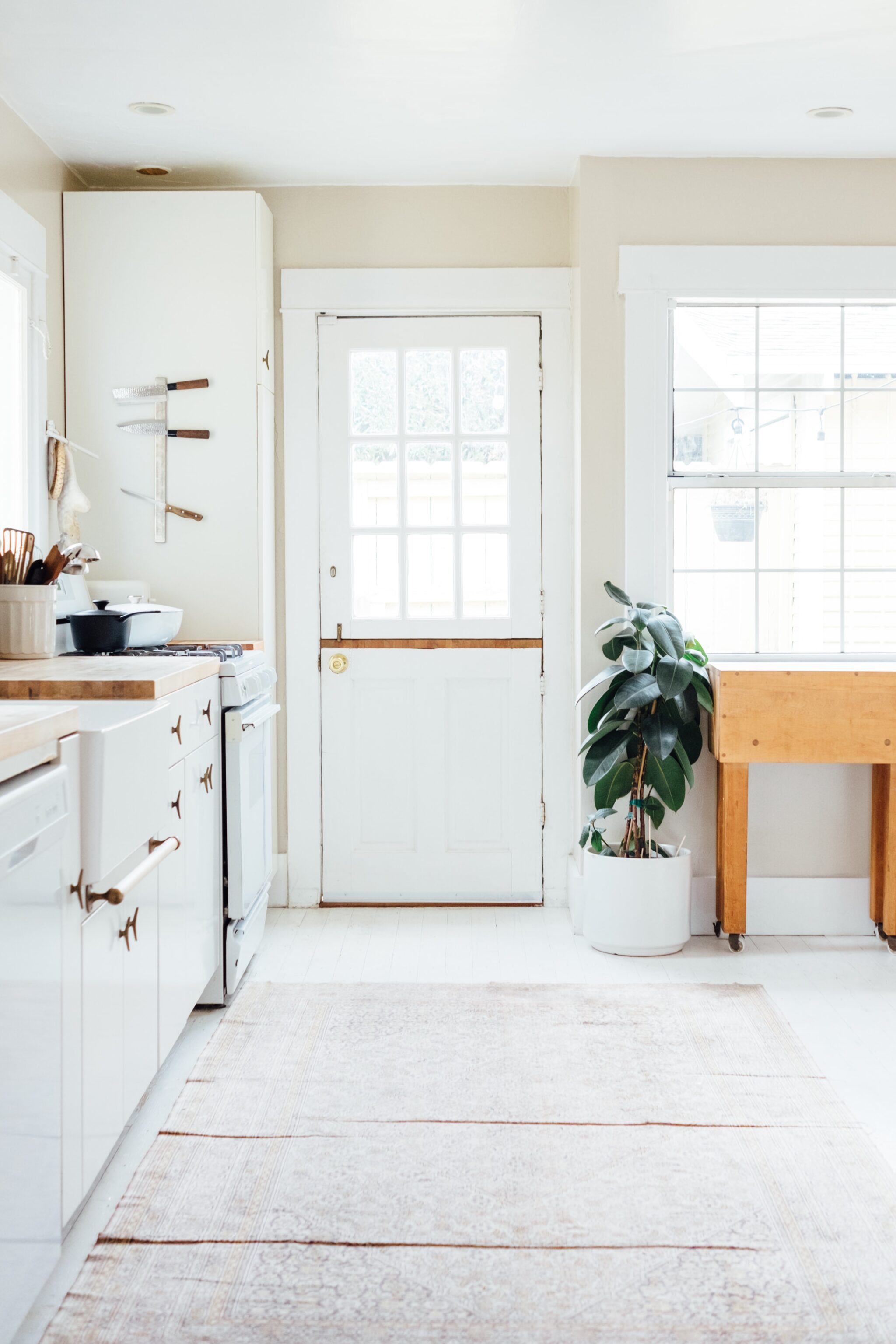 white kitchen