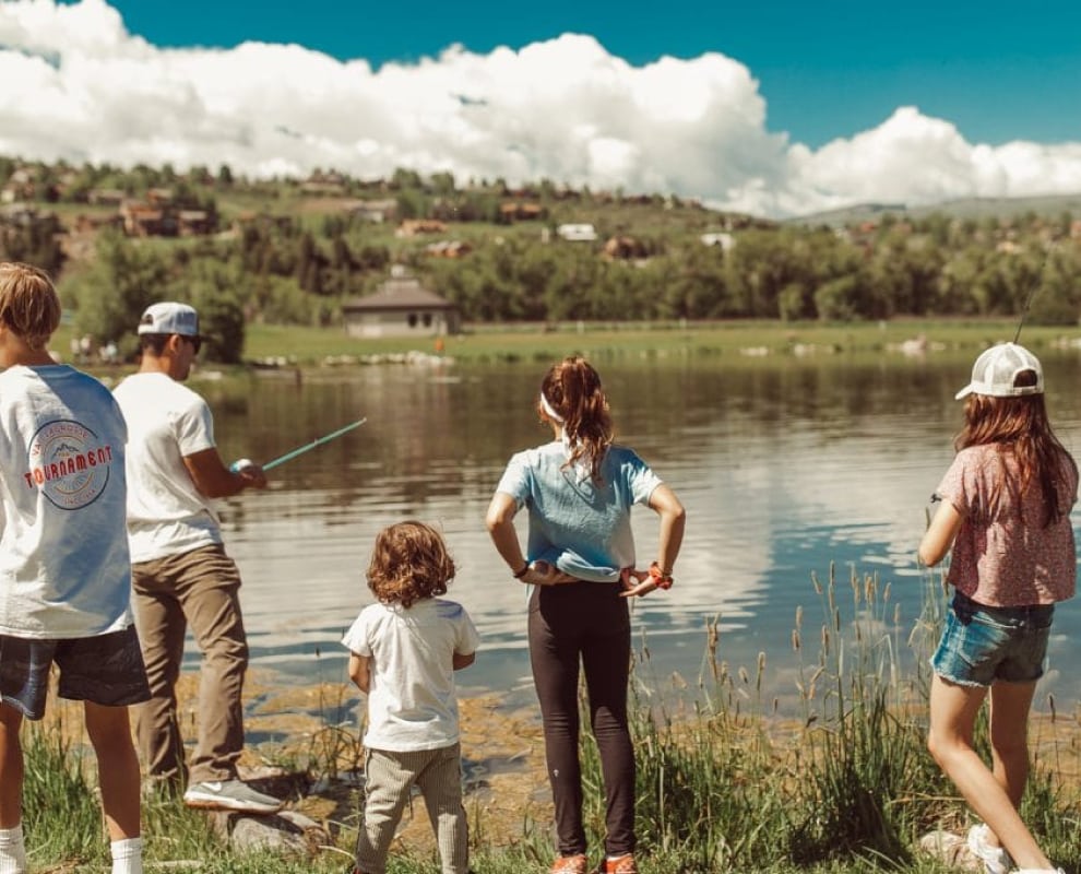 kids fishing at lake