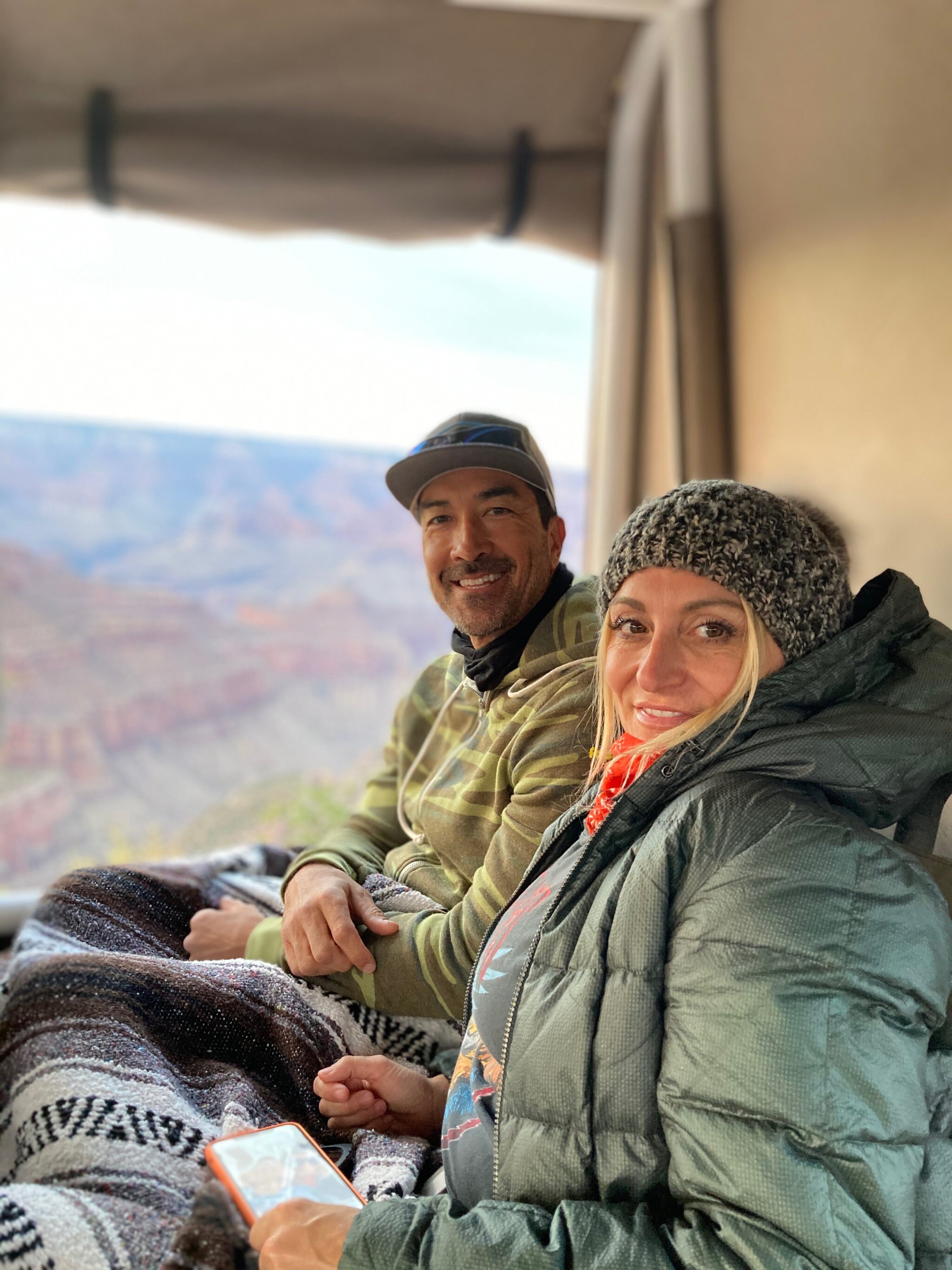 couple at the grand canyon