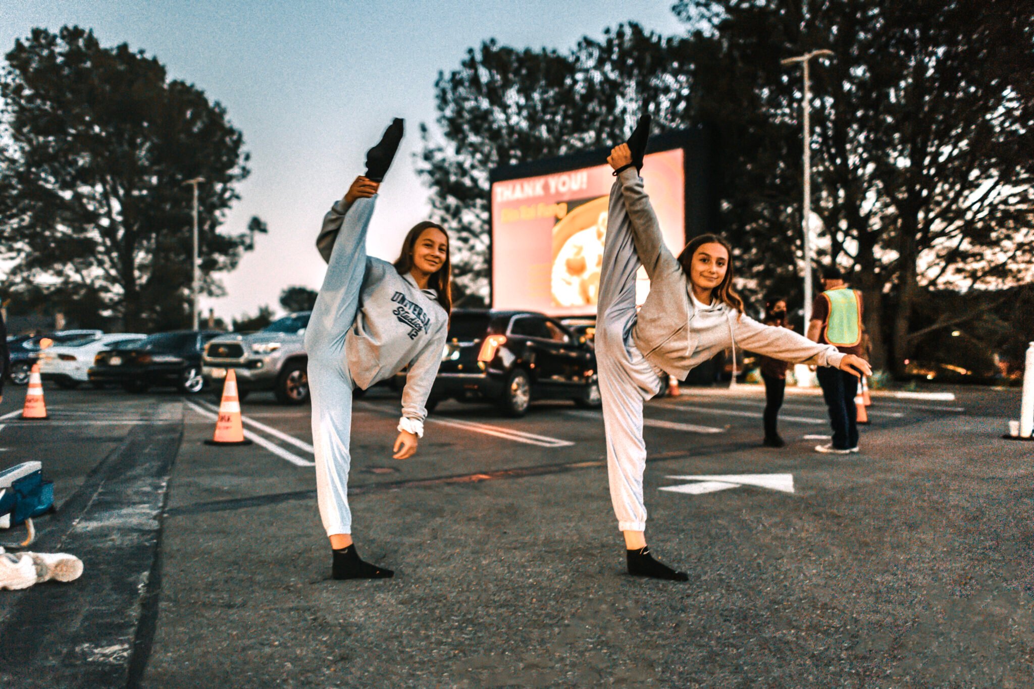 girls dancing