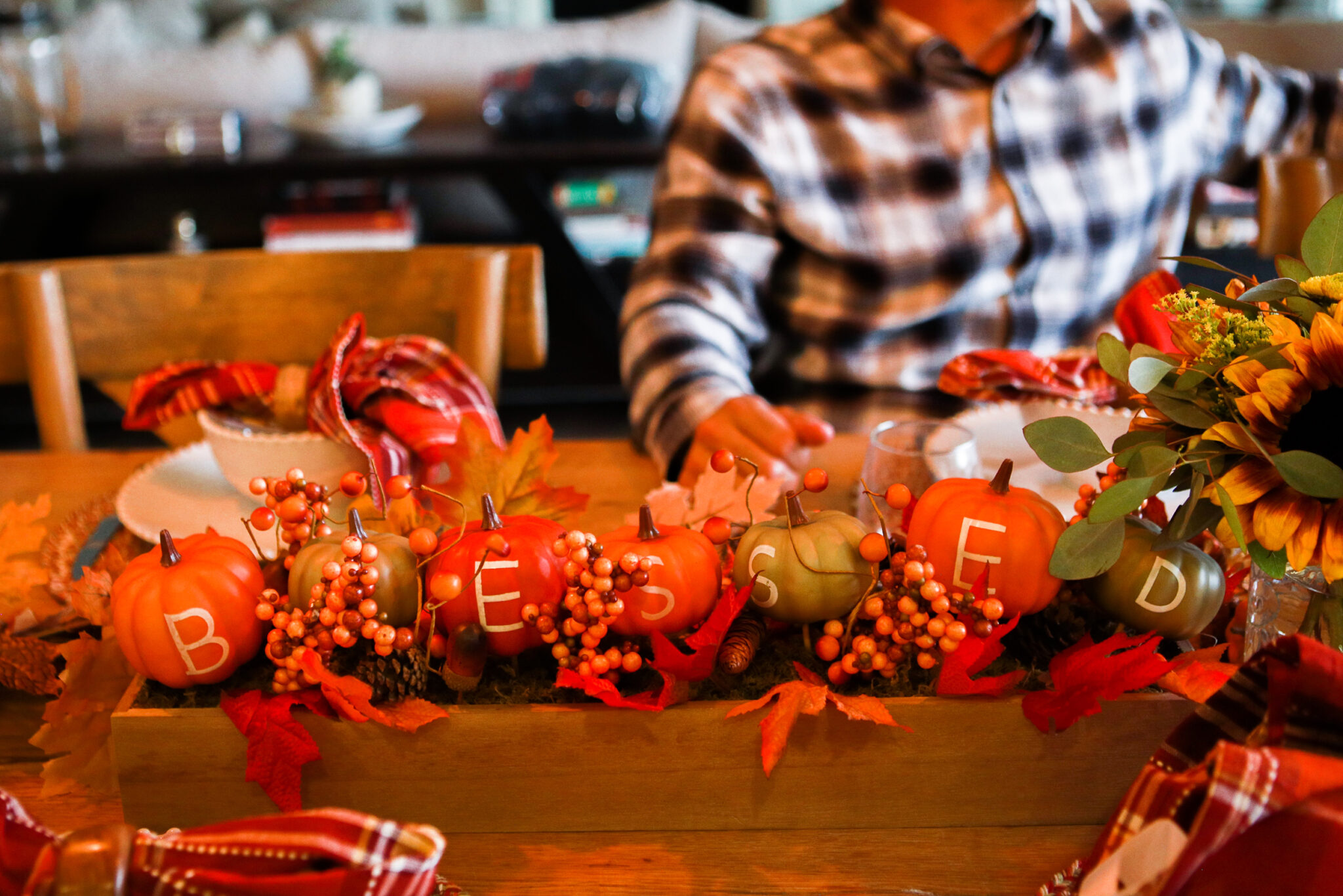 thanksgiving dinner table