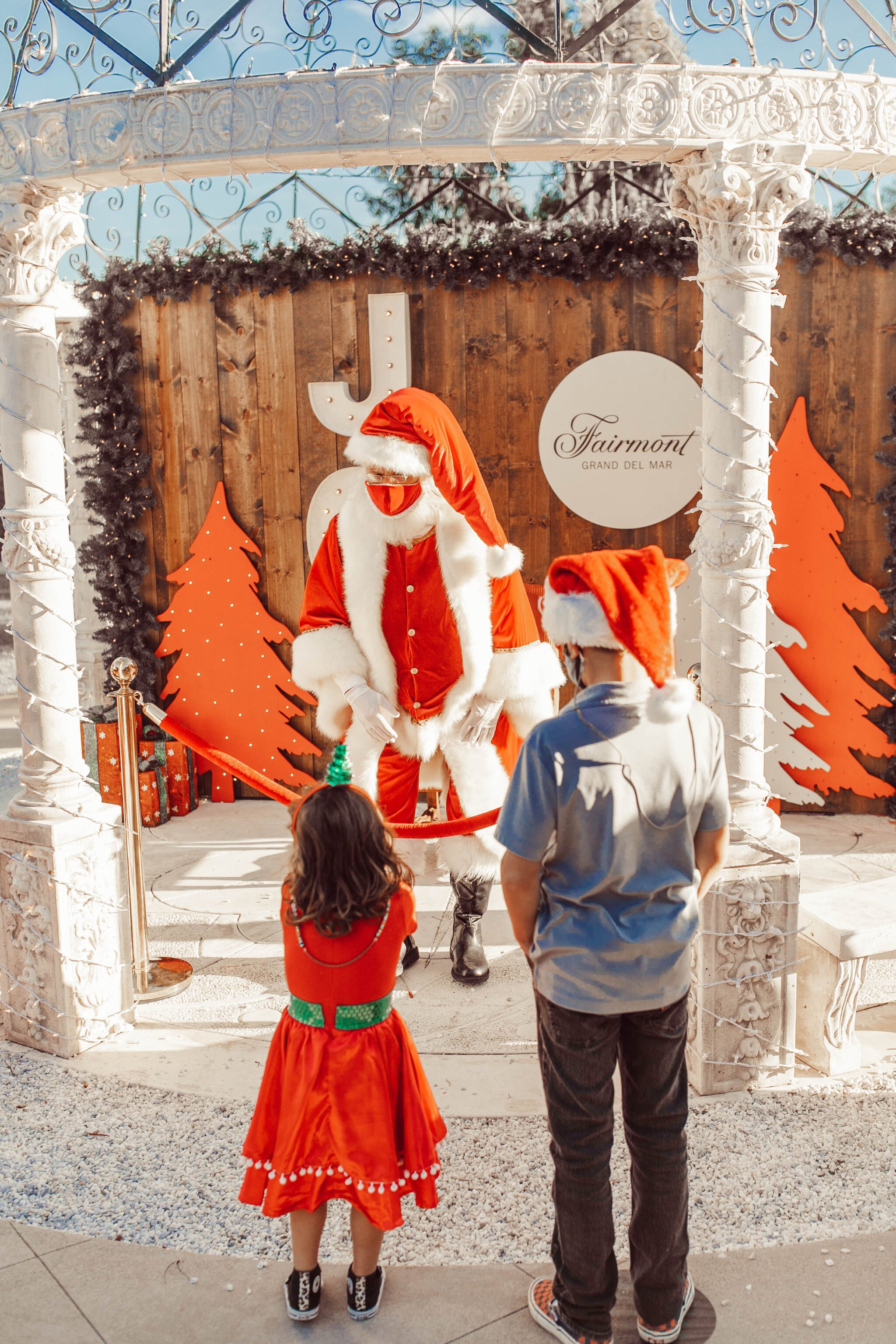 kids meeting santa claus