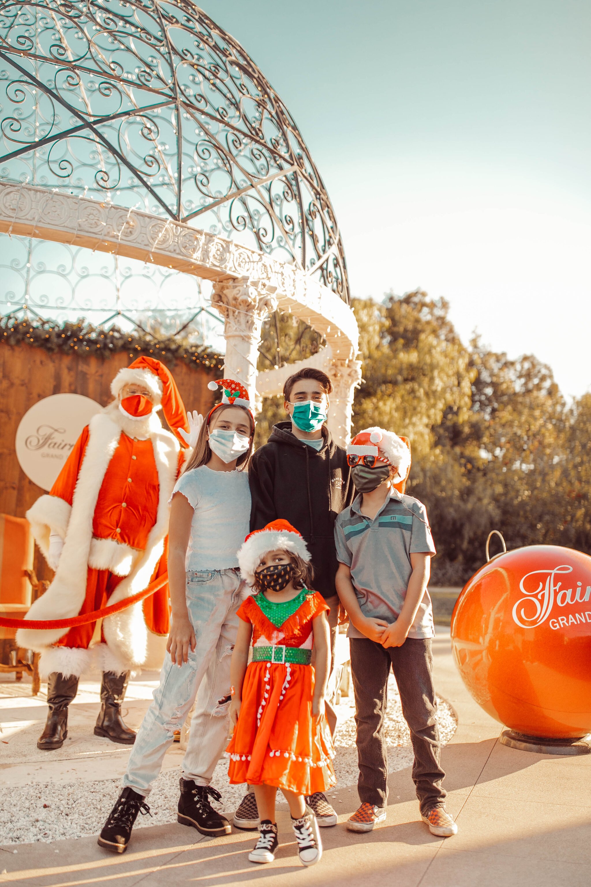 kids with santa claus