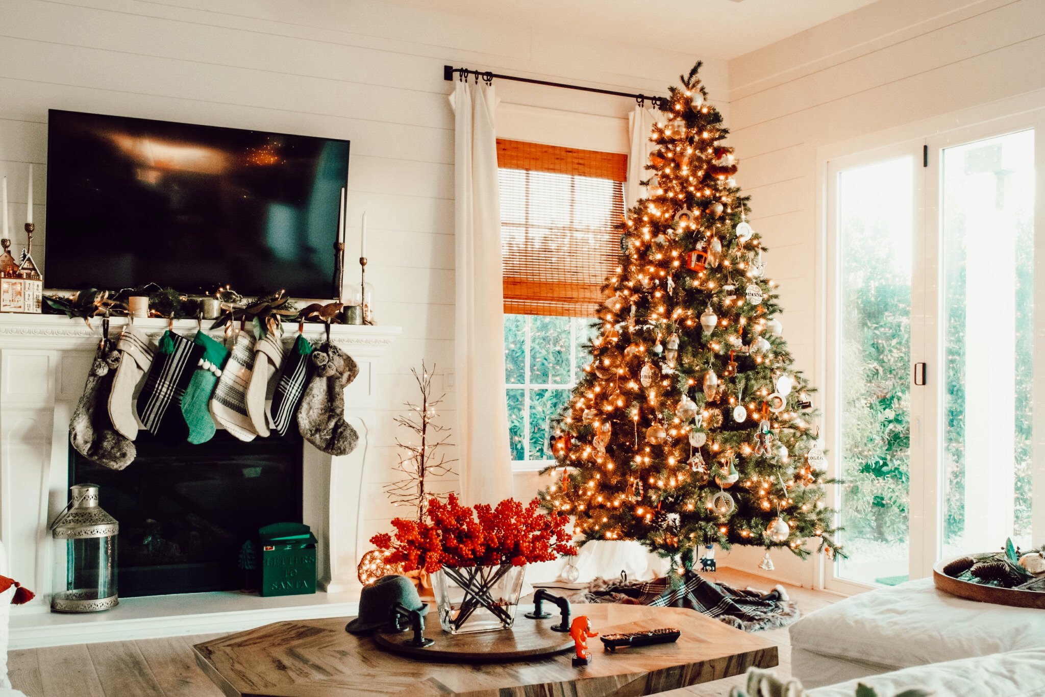 living room with christmas tree