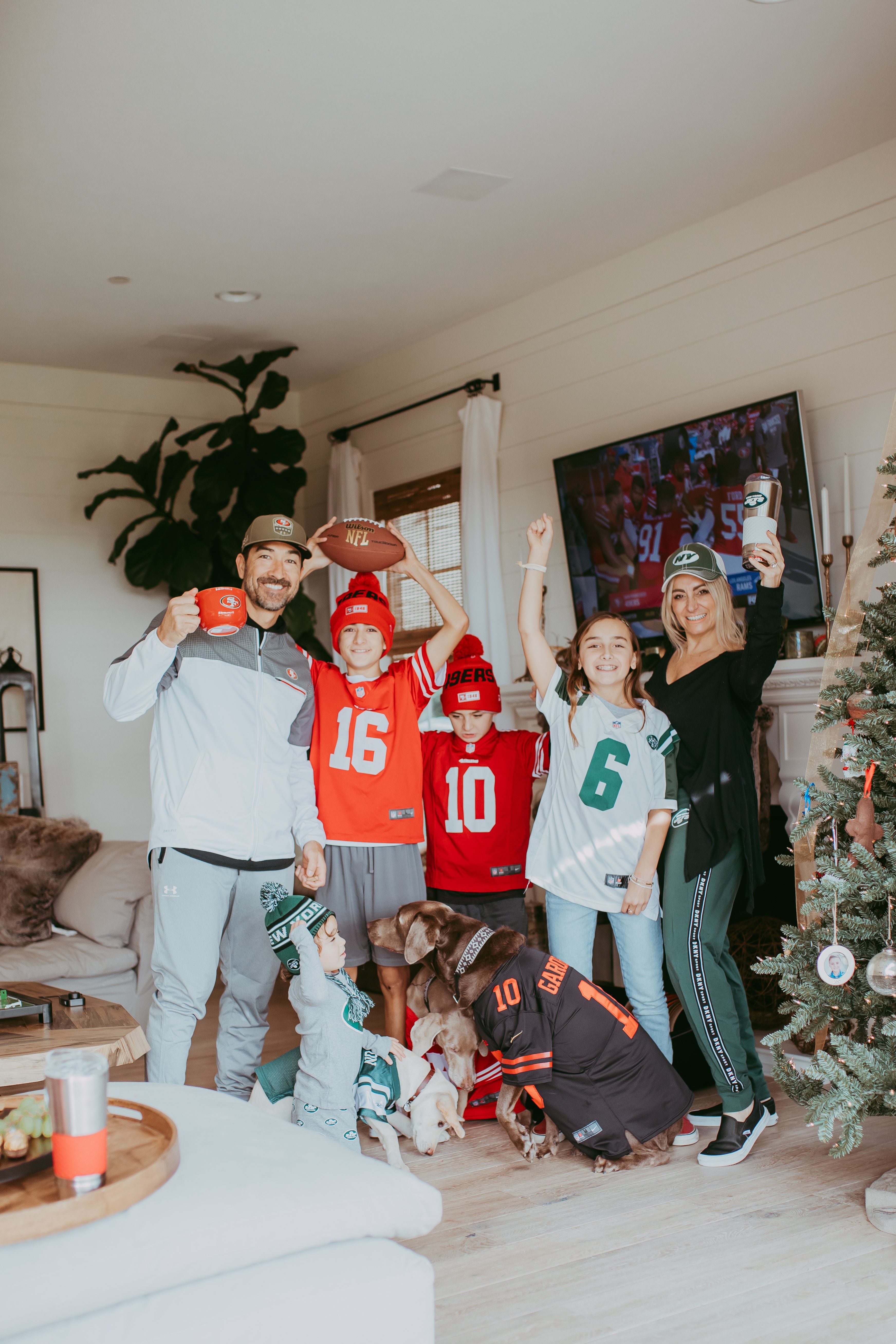 NFL - From the NFL family to yoursMERRY CHRISTMAS! 