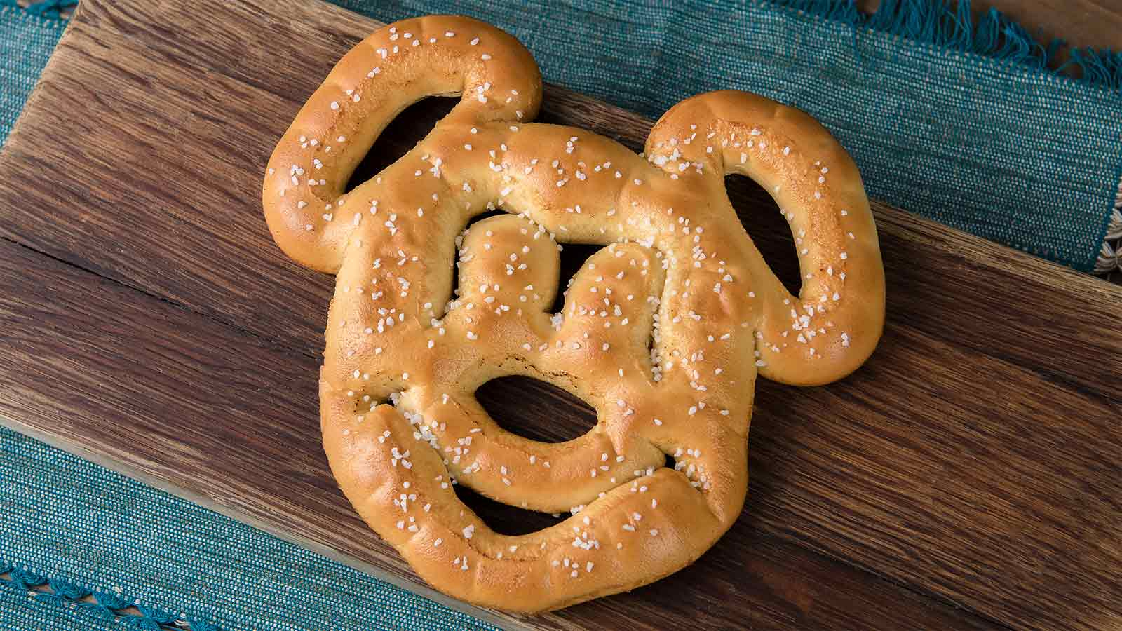 mickey mouse pretzel 