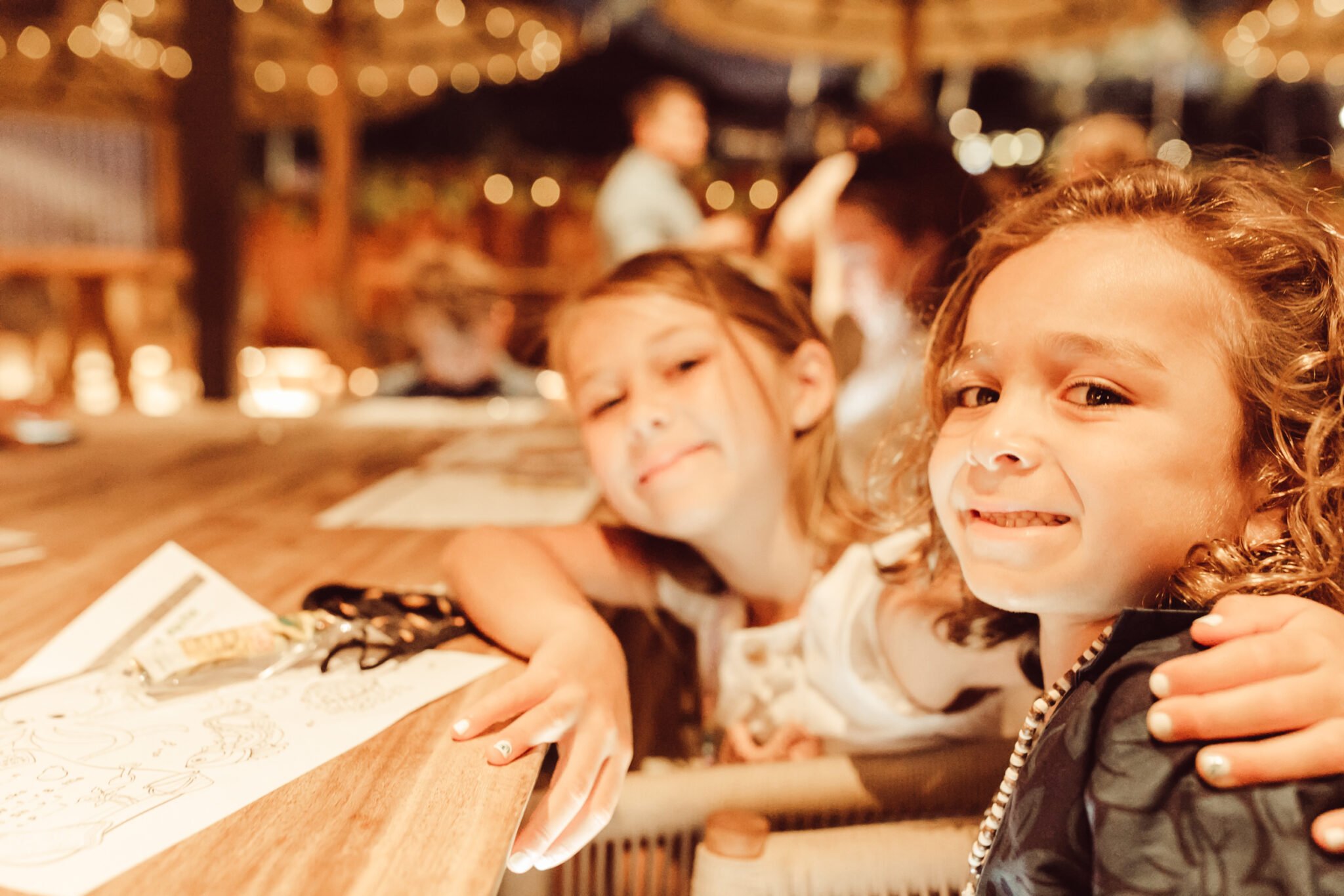 kids at restaurant