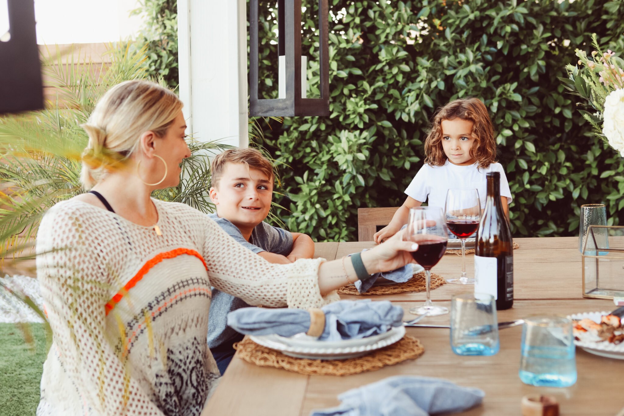 mom with kids at table