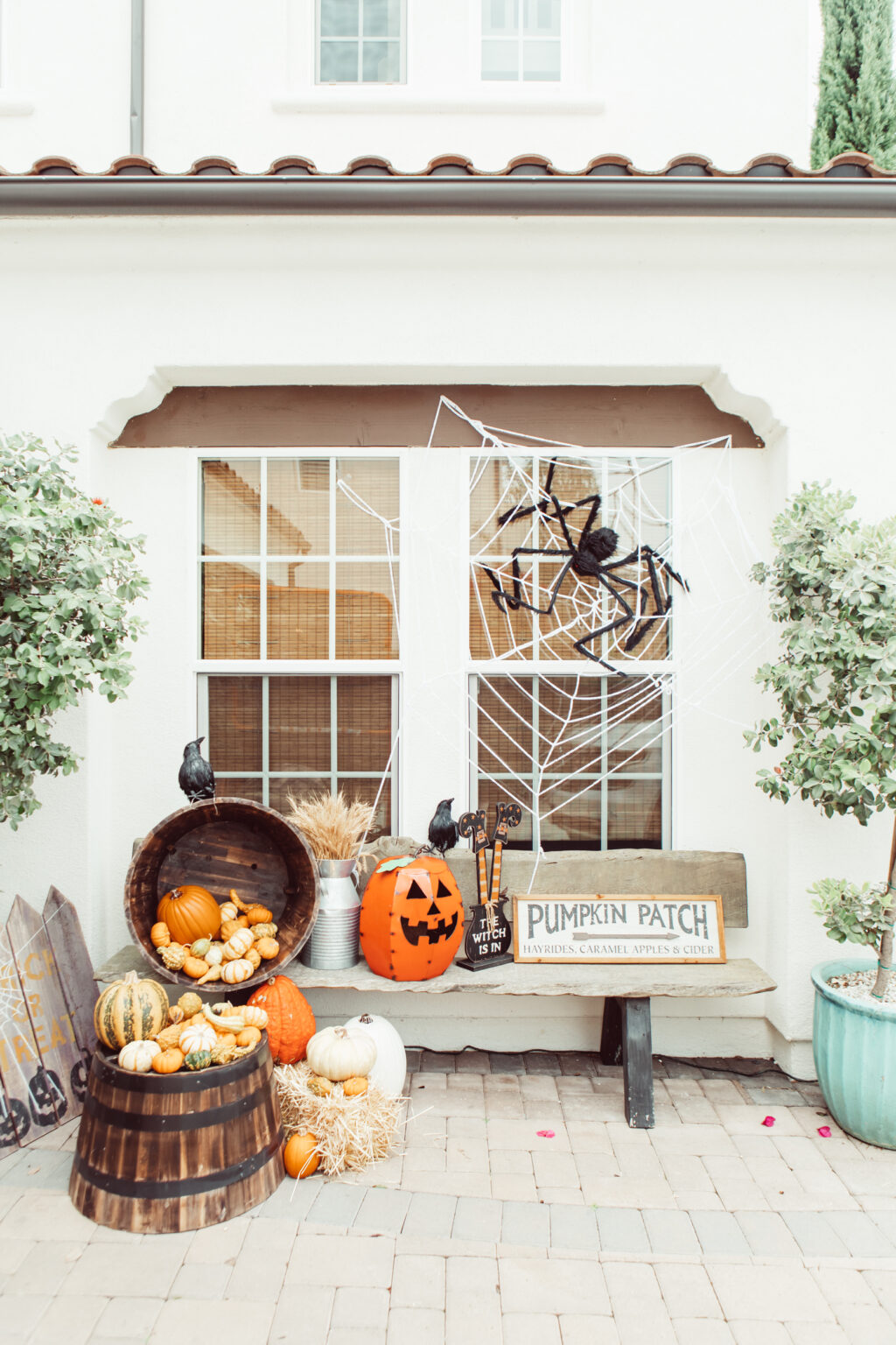 How I Decorated My Outdoor Space for Halloween - City Girl Gone Mom
