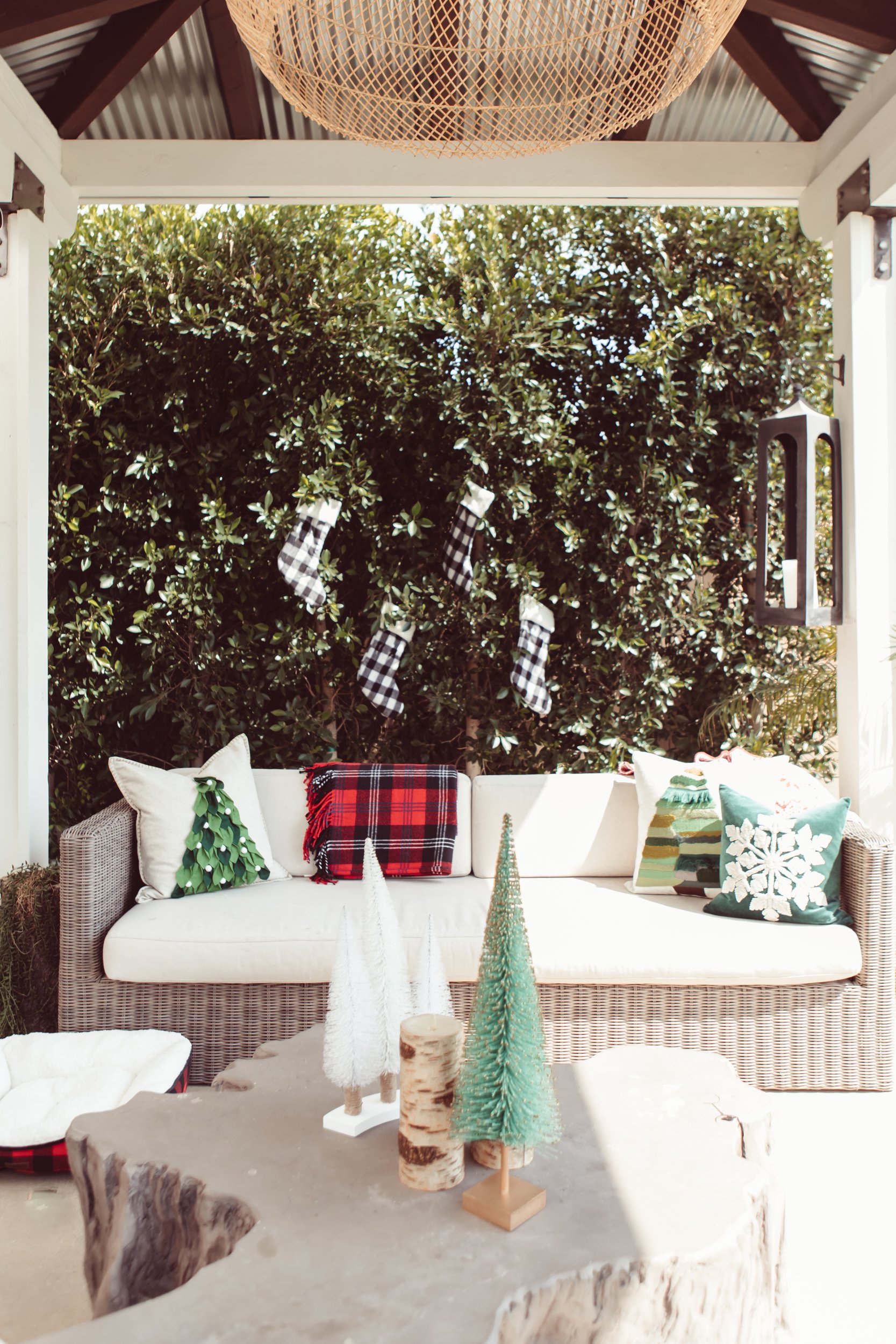 outdoor christmas decor