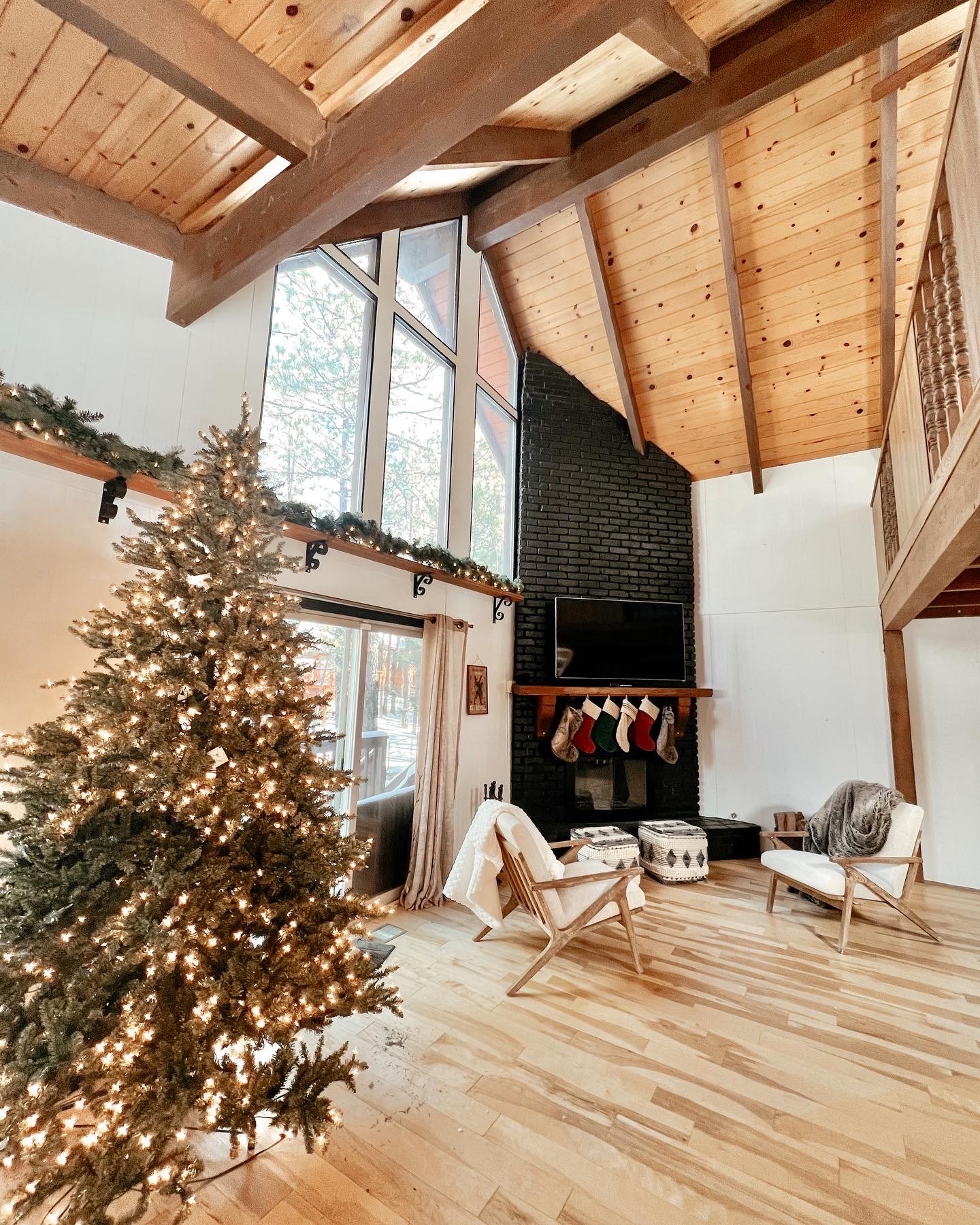 christmas decorations in a cabin