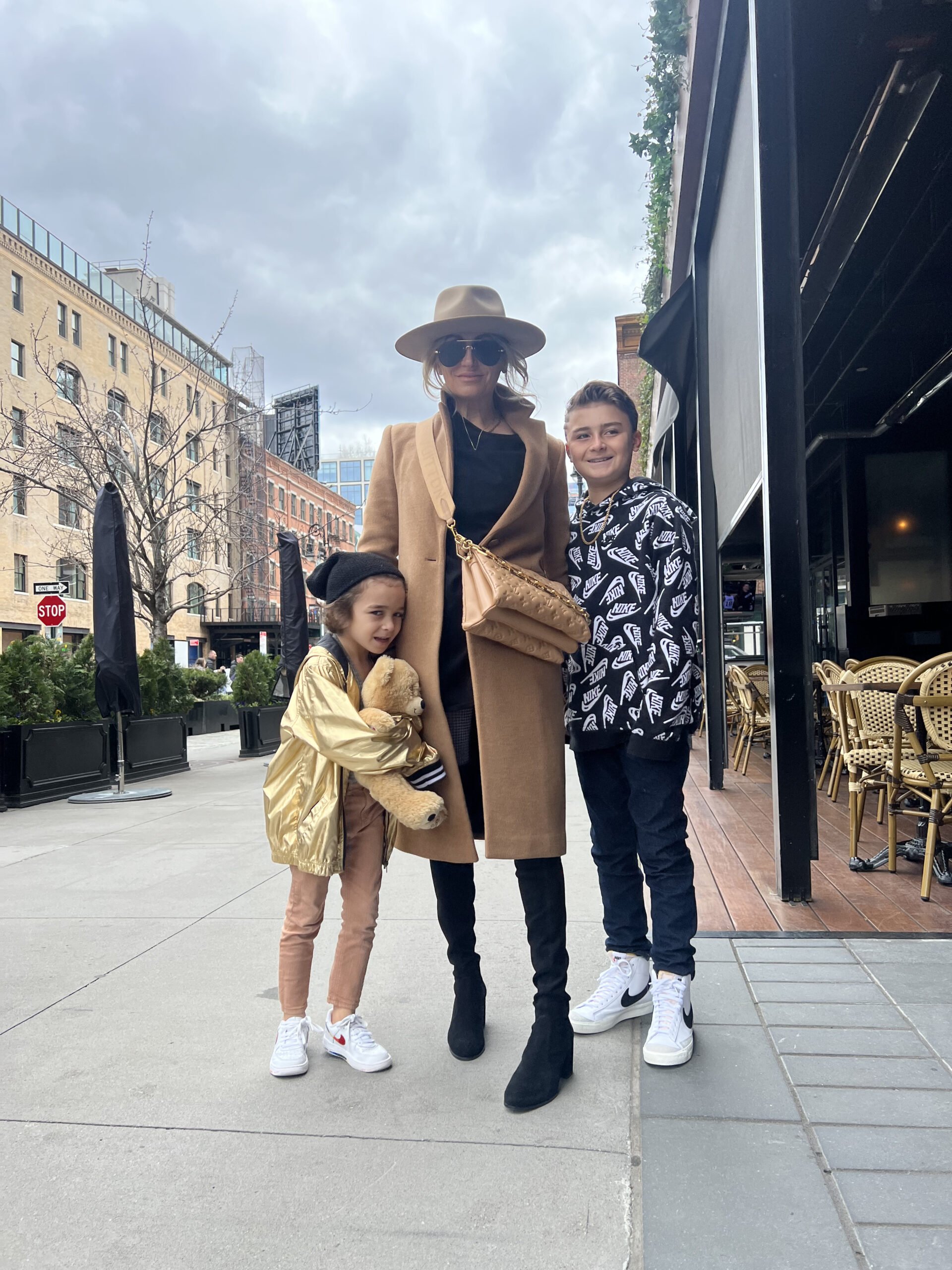 mom with kids in nyc
