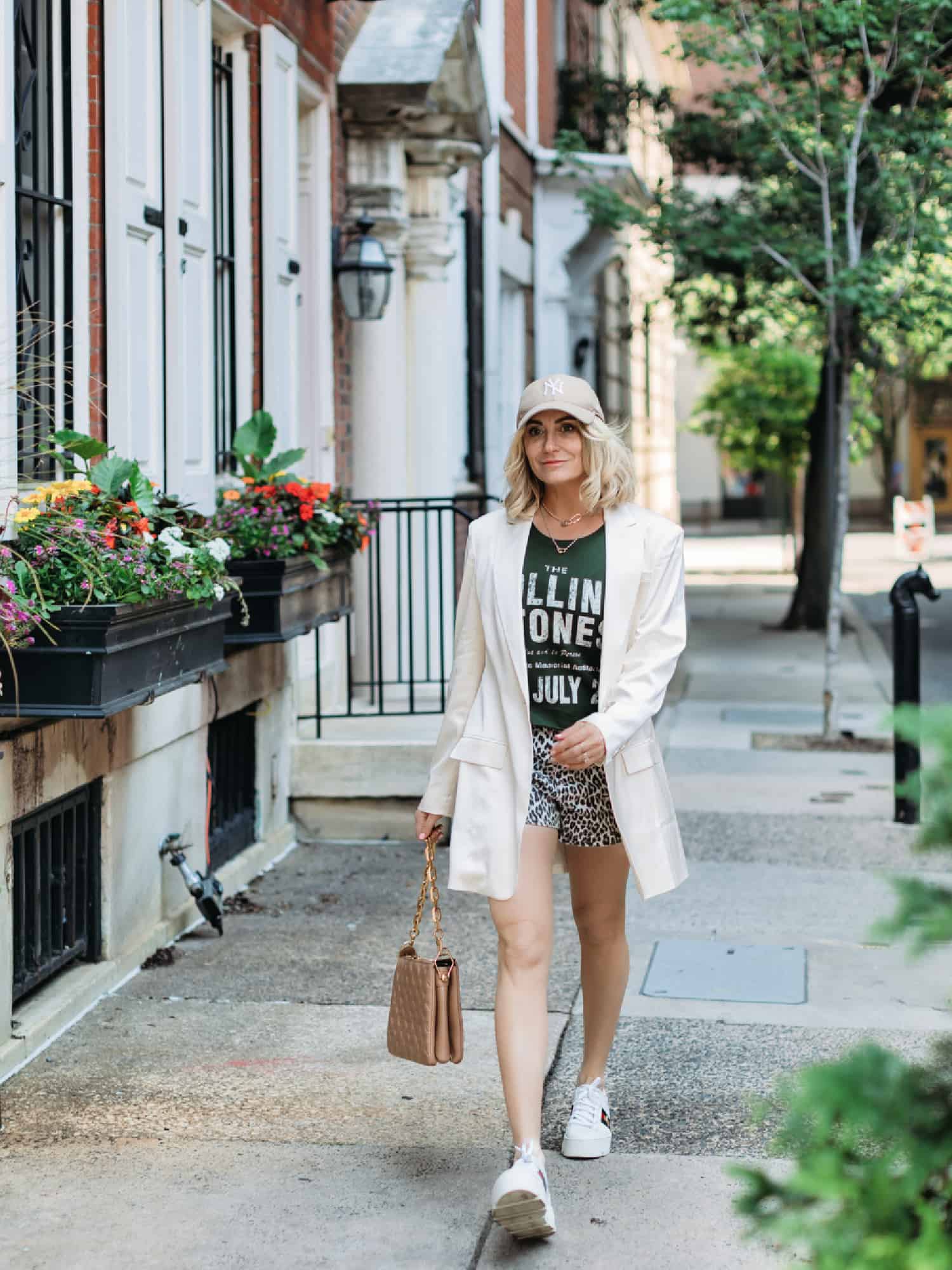 The Perfect City Chic Summer Outfit - City Girl Gone Mom