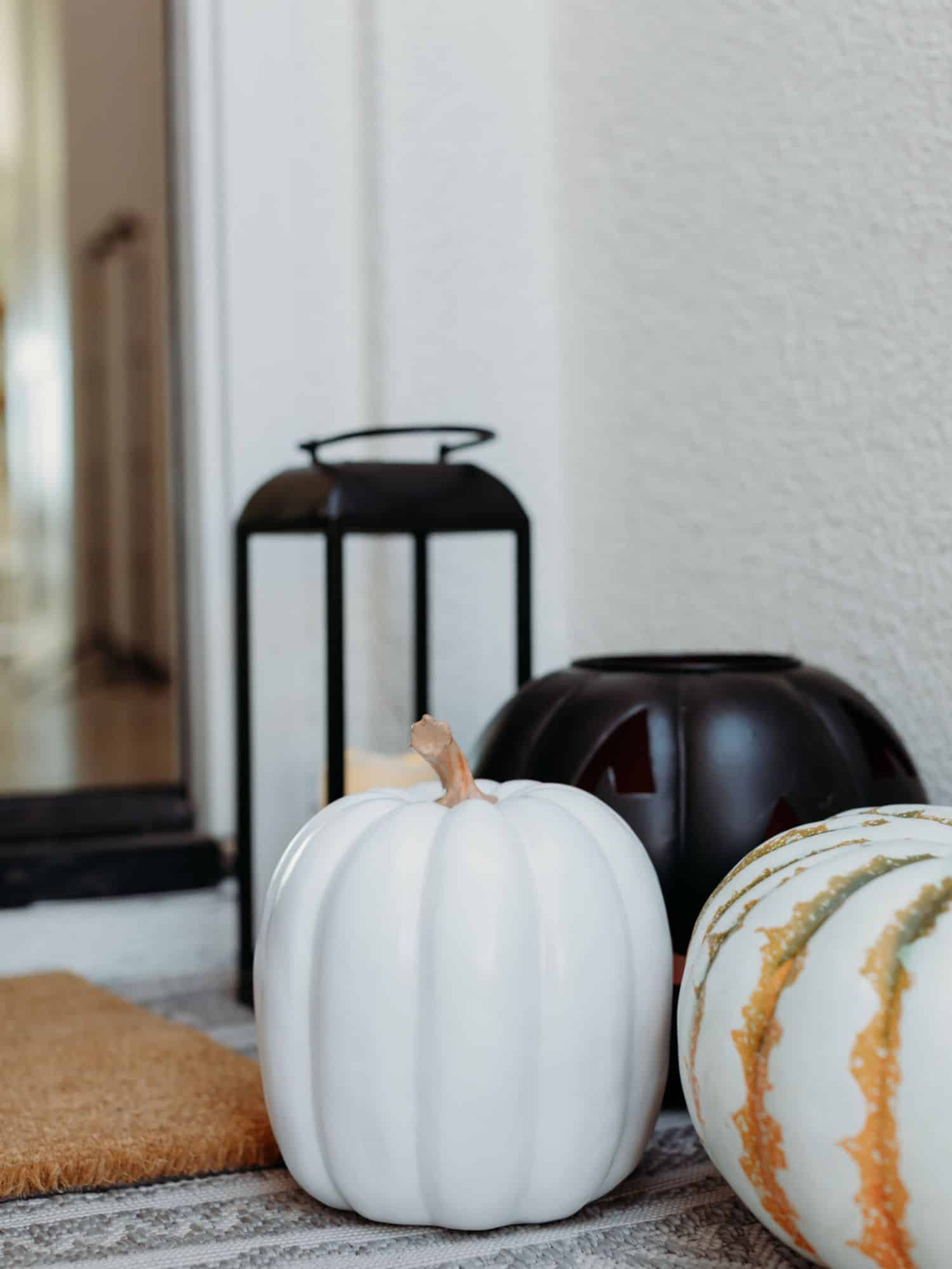 white pumpkins together