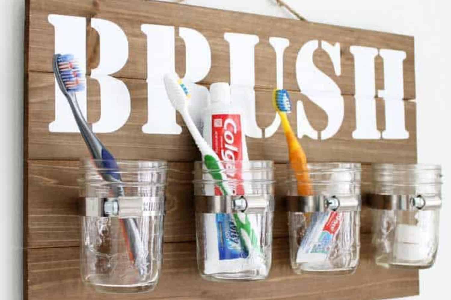 brush sign holding toothbrushes